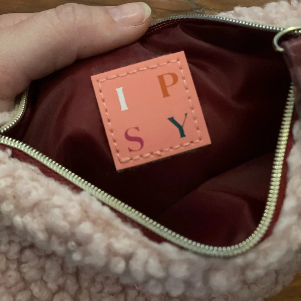 🧩 4/$20 Cosmetic Bag